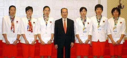 2004新澳門天天開(kāi)好彩大全正版，澳門正版天天開(kāi)好彩資料庫(kù)（2004年）